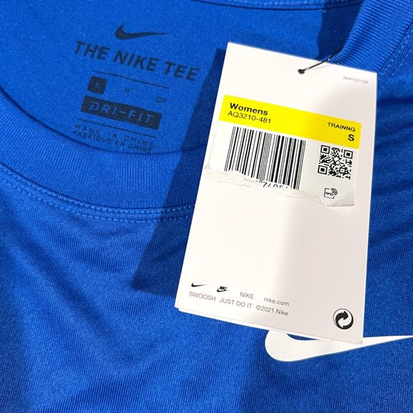 Small Women's Nike Dri-FIT Legend Training Tee (NWT) - Picture 4 of 4